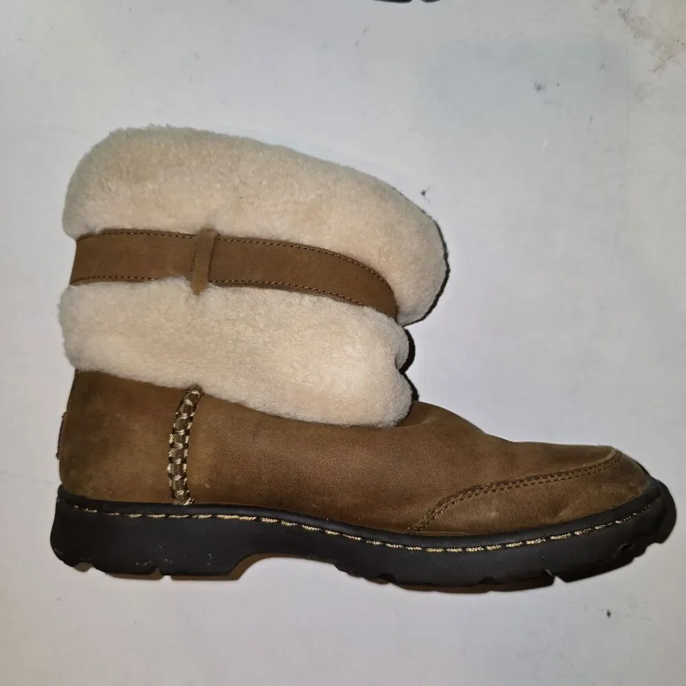 UGG Brielle Boots Snow Winter Womens SZ 7 1008028